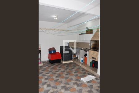 Casa à venda com 181m², 4 quartos e 2 vagasCasa 01 - Quintal e Área de Serviço