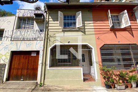 Casa à venda com 84m², 2 quartos e sem vagaFachada