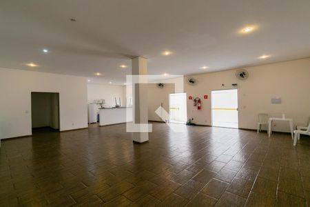 Apartamento à venda com 50m², 3 quartos e sem vagaÁrea comum - Salão de festas