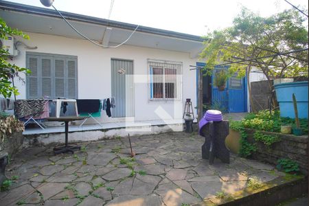 Casa à venda com 170m², 3 quartos e 5 vagas Casa à venda com 170m², 3 quartos e 5 vagasQuintal