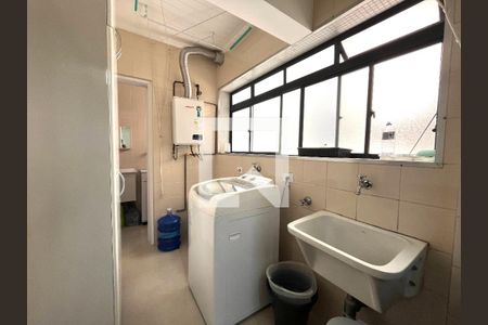 Apartamento à venda com 77m², 3 quartos e 2 vagas Apartamento à venda com 77m², 3 quartos e 2 vagasÁrea de Serviço