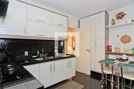 Apartamento à venda com 116m², 4 quartos e 3 vagas Apartamento à venda com 116m², 4 quartos e 3 vagasCozinha