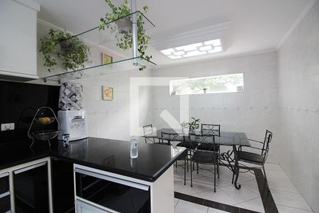 Casa à venda com 238m², 4 quartos e 4 vagasCopa e Cozinha 