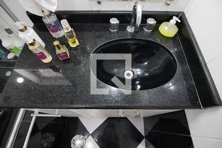 Casa à venda com 238m², 4 quartos e 4 vagasQuarto 1 - Suíte Banheiro 