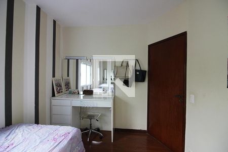 Casa à venda com 238m², 4 quartos e 4 vagasQuarto 2