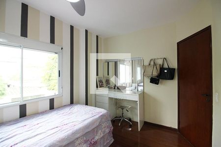 Casa à venda com 238m², 4 quartos e 4 vagasQuarto 2