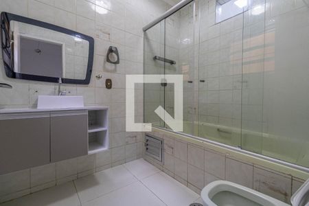 Casa à venda com 450m², 2 quartos e 4 vagas Casa à venda com 450m², 2 quartos e 4 vagasBanheiro Suíte