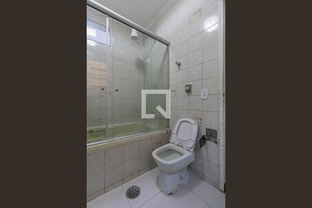 Casa à venda com 450m², 2 quartos e 4 vagas Casa à venda com 450m², 2 quartos e 4 vagasBanheiro Suíte