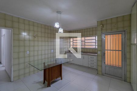 Casa à venda com 450m², 2 quartos e 4 vagas Casa à venda com 450m², 2 quartos e 4 vagasCozinha