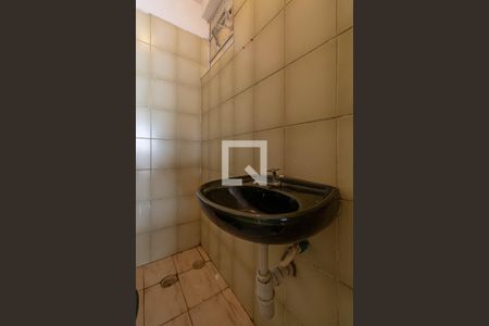 Casa à venda com 450m², 2 quartos e 4 vagas Casa à venda com 450m², 2 quartos e 4 vagasBanheiro de Serviço