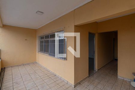 Casa à venda com 450m², 2 quartos e 4 vagas Casa à venda com 450m², 2 quartos e 4 vagasVaranda