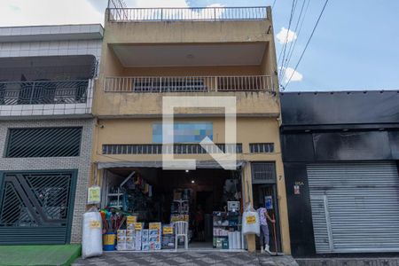 Casa à venda com 450m², 2 quartos e 4 vagas Casa à venda com 450m², 2 quartos e 4 vagasFachada+placa