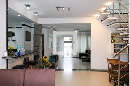 Casa à venda com 350m², 6 quartos e 5 vagasSala de Jantar