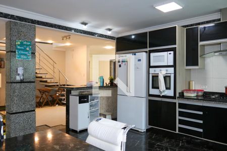 Casa à venda com 350m², 6 quartos e 5 vagasCozinha