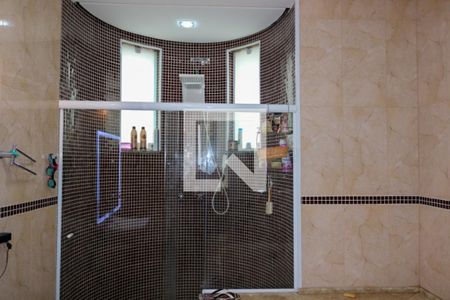 Casa à venda com 350m², 6 quartos e 5 vagasBanheiro da Suíte 1