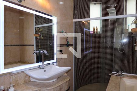 Casa à venda com 350m², 6 quartos e 5 vagasBanheiro da Suíte 1