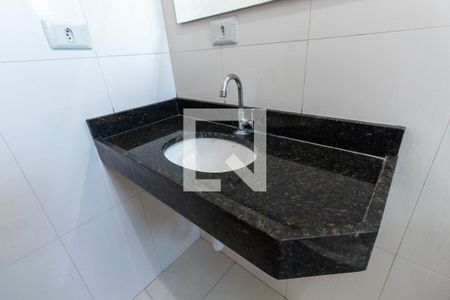 Casa de condomínio à venda com 58m², 2 quartos e 1 vaga Casa de condomínio à venda com 58m², 2 quartos e 1 vagaBanheiro