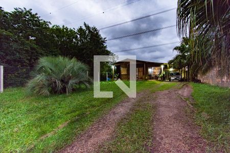 Casa à venda com 100m², 2 quartos e 2 vagas Casa à venda com 100m², 2 quartos e 2 vagasFachada