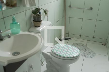 Casa à venda com 150m², 4 quartos e 4 vagasBanheiro 2