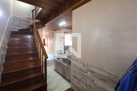 Casa à venda com 170m², 4 quartos e 2 vagasEscada