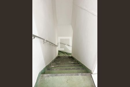 Studio à venda com 32m², 1 quarto e sem vaga Studio à venda com 32m², 1 quarto e sem vagaEscada