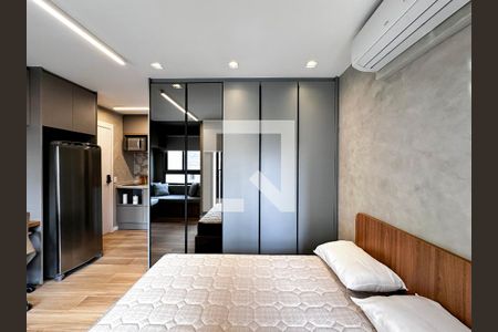 Quarto de kitnet/studio para alugar com 0 quarto, 26m² em Campo Belo, São Paulo