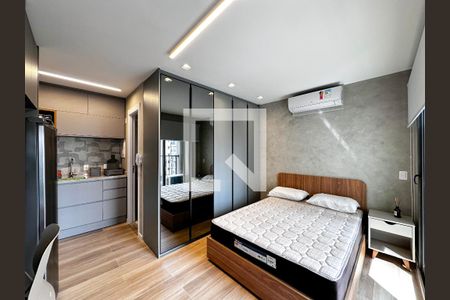 Quarto de kitnet/studio para alugar com 0 quarto, 26m² em Campo Belo, São Paulo