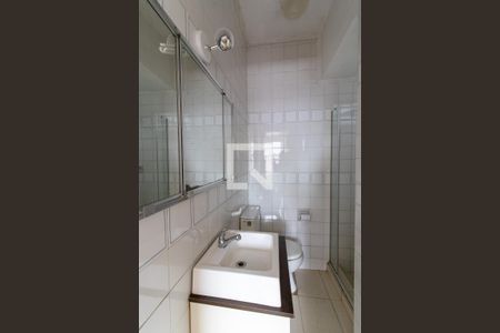 Quarto 1 - Banheiro  de apartamento para alugar com 3 quartos, 98m² em Rio Branco, Porto Alegre