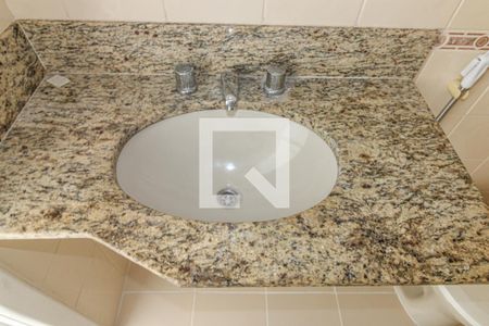 Casa de condomínio à venda com 116m², 3 quartos e 1 vagaSuíte 3 - Banheiro