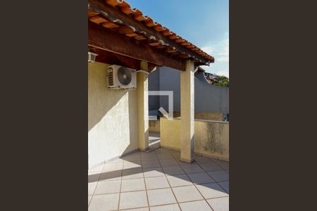 Casa à venda com 195m², 3 quartos e 4 vagas Casa à venda com 195m², 3 quartos e 4 vagasSacada