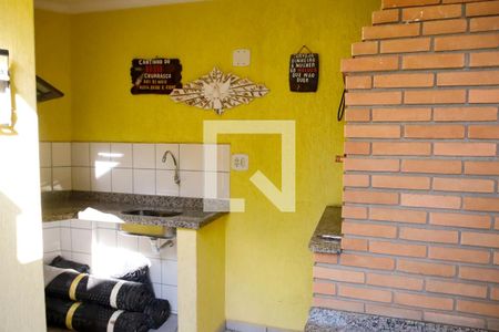 Casa à venda com 195m², 3 quartos e 4 vagas Casa à venda com 195m², 3 quartos e 4 vagasÁrea comum - Churrasqueira