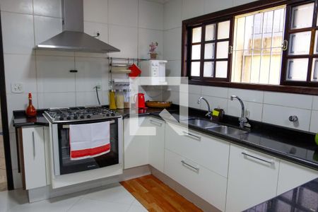 Casa à venda com 195m², 3 quartos e 4 vagas Casa à venda com 195m², 3 quartos e 4 vagasCozinha