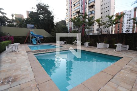 Apartamento à venda com 368m², 3 quartos e 3 vagasÁrea comum - Piscina