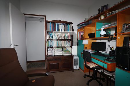 Apartamento à venda com 368m², 3 quartos e 3 vagasQuarto 3