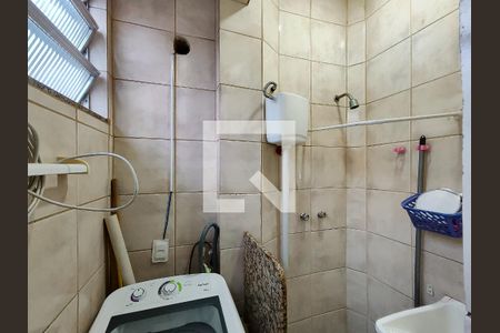 Apartamento à venda com 77m², 2 quartos e sem vaga Apartamento à venda com 77m², 2 quartos e sem vagaCozinha e Área de Serviço