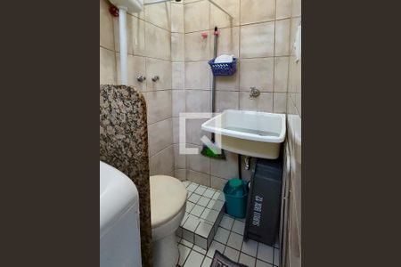 Apartamento à venda com 77m², 2 quartos e sem vaga Apartamento à venda com 77m², 2 quartos e sem vagaCozinha e Área de Serviço
