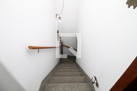 Casa à venda com 205m², 3 quartos e 1 vaga Casa à venda com 205m², 3 quartos e 1 vagaEscada