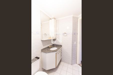 Apartamento à venda com 70m², 2 quartos e 2 vagas Apartamento à venda com 70m², 2 quartos e 2 vagasBanheiro social
