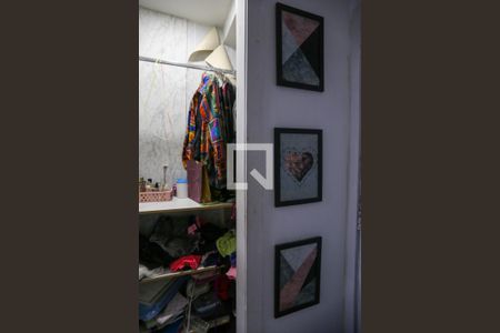 Apartamento à venda com 100m², 3 quartos e 2 vagas Apartamento à venda com 100m², 3 quartos e 2 vagasBanheiro de serviço