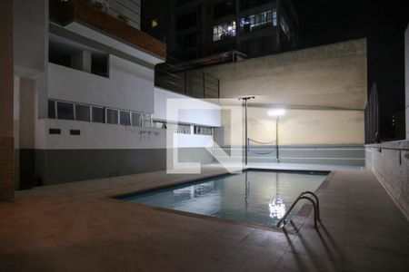 Apartamento à venda com 100m², 3 quartos e 2 vagas Apartamento à venda com 100m², 3 quartos e 2 vagasÁrea comum - Piscina