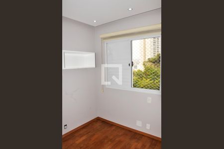 Apartamento à venda com 142m², 3 quartos e 3 vagas Apartamento à venda com 142m², 3 quartos e 3 vagasDetalhe - Quarto 03 com Suíte