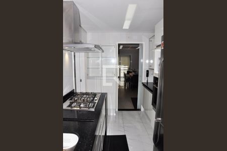 Apartamento à venda com 142m², 3 quartos e 3 vagas Apartamento à venda com 142m², 3 quartos e 3 vagasDetalhe - Cozinha