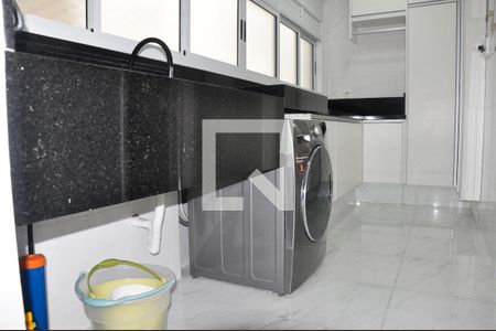 Apartamento à venda com 142m², 3 quartos e 3 vagas Apartamento à venda com 142m², 3 quartos e 3 vagasDetalhe - Área de Serviço