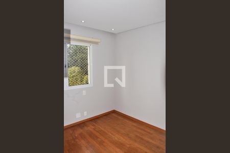 Apartamento à venda com 142m², 3 quartos e 3 vagas Apartamento à venda com 142m², 3 quartos e 3 vagasDetalhe - Quarto 03 com Suíte