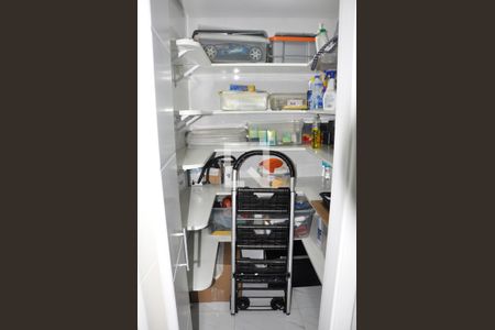 Apartamento à venda com 142m², 3 quartos e 3 vagas Apartamento à venda com 142m², 3 quartos e 3 vagasDetalhe - Dispensa