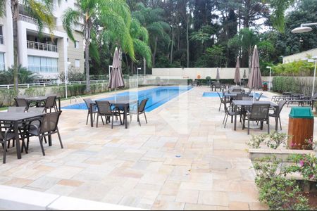 Apartamento à venda com 142m², 3 quartos e 3 vagas Apartamento à venda com 142m², 3 quartos e 3 vagasPiscina