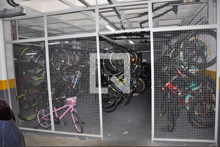 Apartamento à venda com 142m², 3 quartos e 3 vagas Apartamento à venda com 142m², 3 quartos e 3 vagasBicicletário