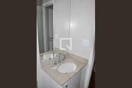 Apartamento à venda com 142m², 3 quartos e 3 vagas Apartamento à venda com 142m², 3 quartos e 3 vagasDetalhe - Suíte