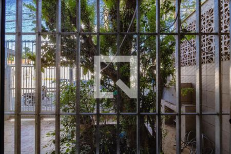 Vista de casa à venda com 5 quartos, 144m² em Jardim Oriental, São Paulo