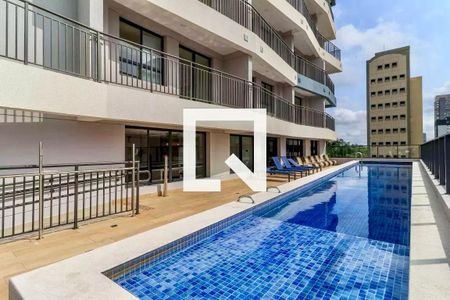 Studio à venda com 28m², 1 quarto e sem vaga Studio à venda com 28m², 1 quarto e sem vagaPiscina